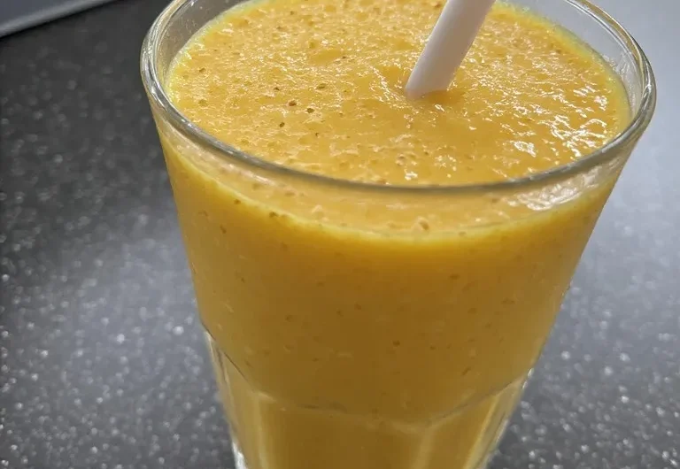 Mango Smoothie Recipe – Creamy, Healthy & Ready in 5 Minutes