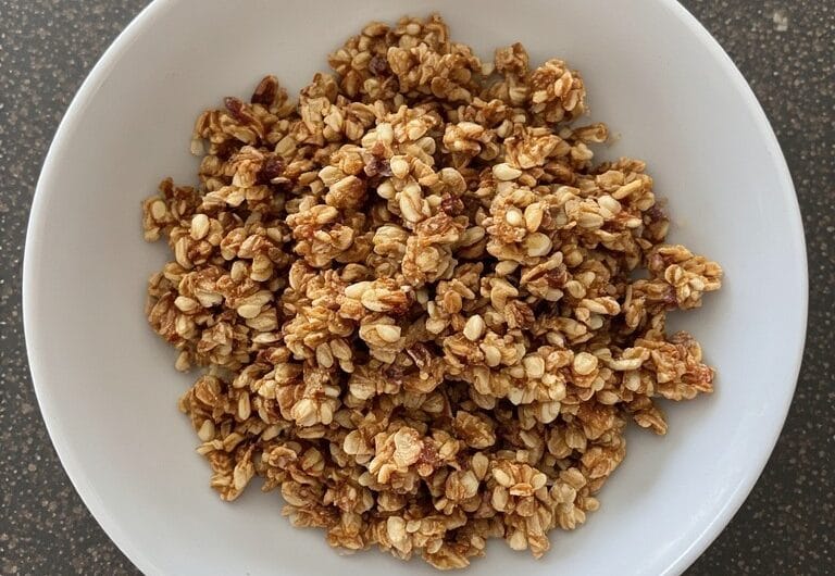Easy Homemade Granola Recipe – Crunchy, Healthy & Ready in 30 Minutes