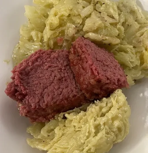 Slow Cooker Corned Beef and Cabbage