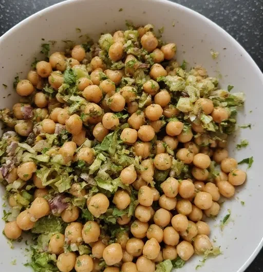 Mediterranean Chickpea Salad — This Lunch You'll Make on Repeat