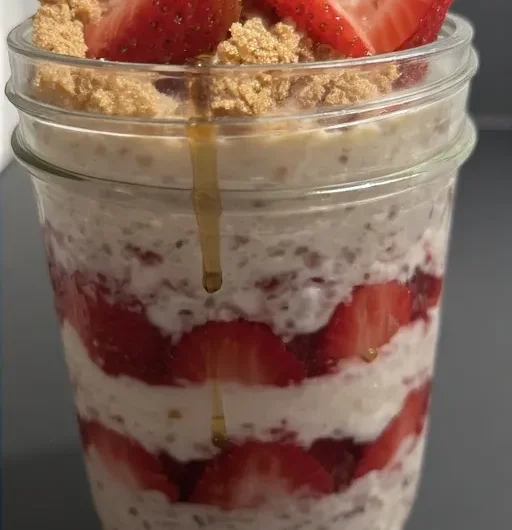 Strawberry Cheesecake Overnight Oats Recipe