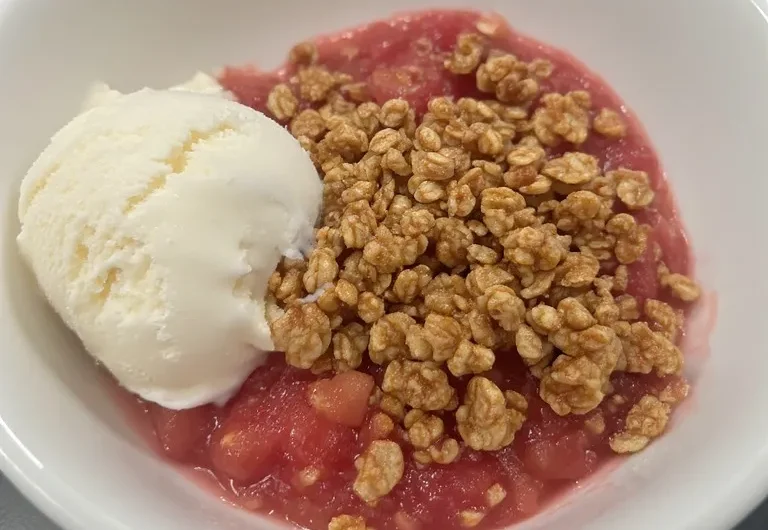 Easy Rhubarb Crisp Recipe